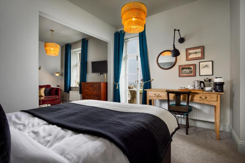 Suite with Sea View image 3