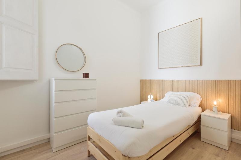 Suites4days Gaudi Eixample - image 2