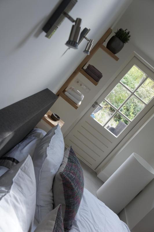 Superior King Room image 3