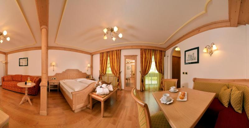Superior Double Room image 3