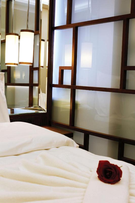 Standard Double or Twin Room image 3