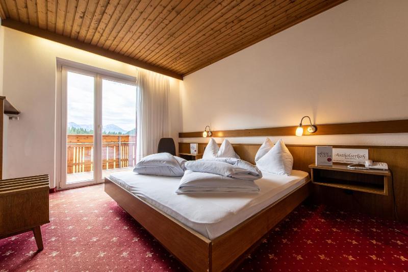 Double Room with Balcony and Mountain View image 1