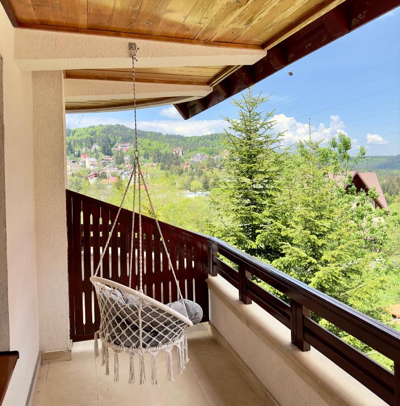 Deluxe Double Room with Balcony image 2