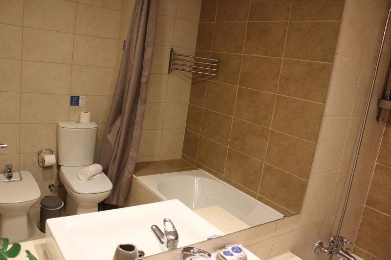 Superior One-Bedroom Apartment with Garden View image 4