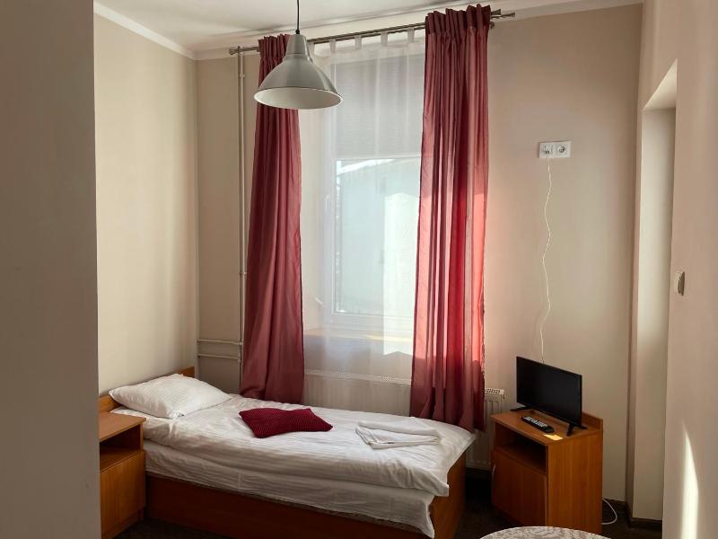 Single Room image 1