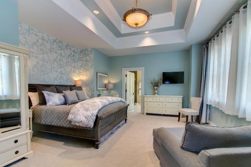Superior King Suite image 1