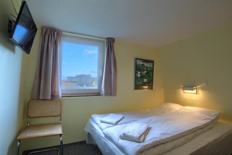 Quadruple Room with Private Bathroom - 2 separate rooms image 1