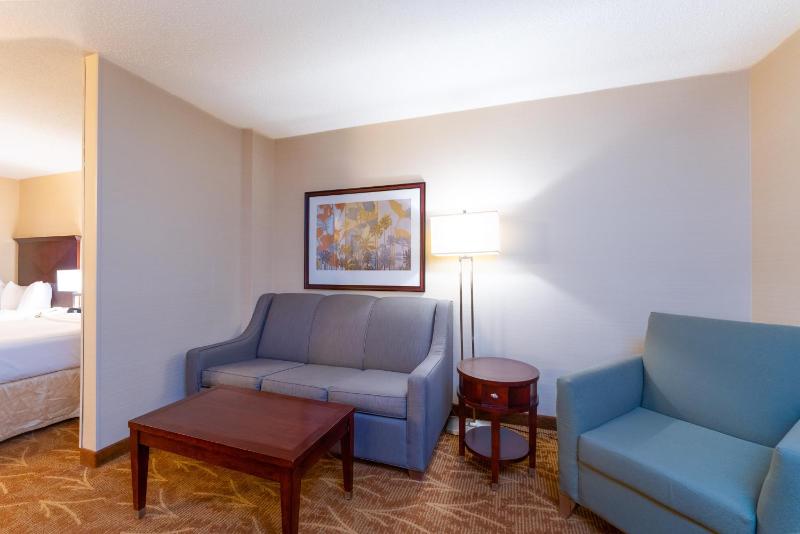 Mini Suite with Two Double Beds image 3