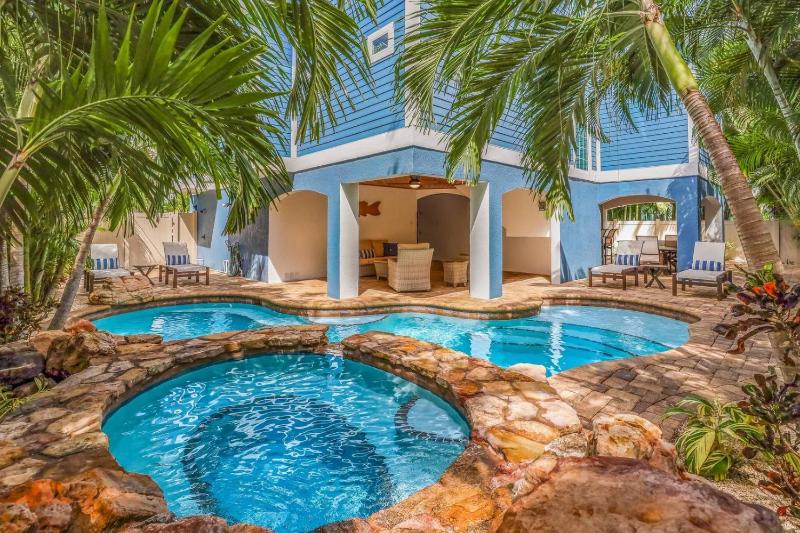 Above it All: Rooftop Deck Gulf Views Pool 5 Homes to Beach by Anna Maria Life Vacation Rentals - image 8