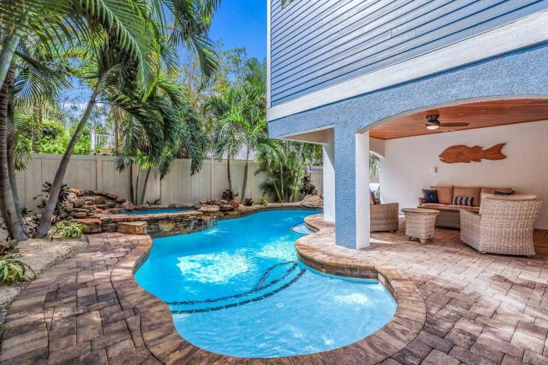 Above it All: Rooftop Deck Gulf Views Pool 5 Homes to Beach by Anna Maria Life Vacation Rentals - image 14