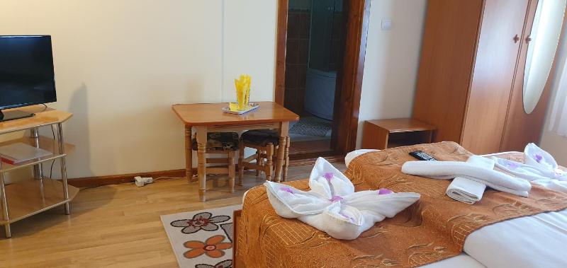 Triple Room image 2