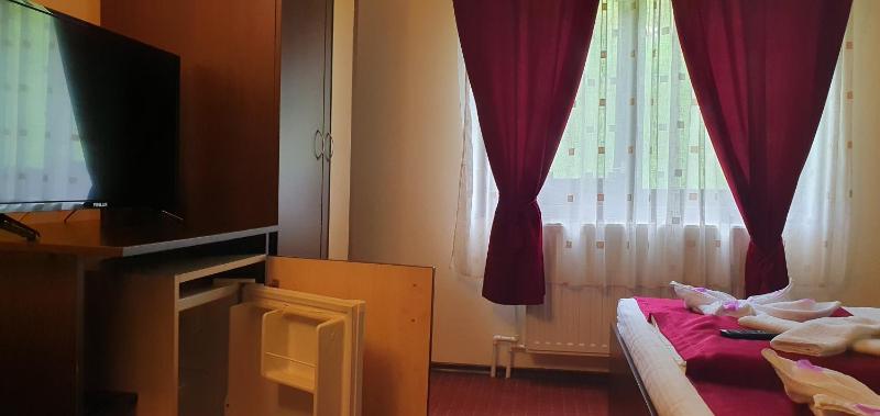 Two-Bedroom Suite image 4