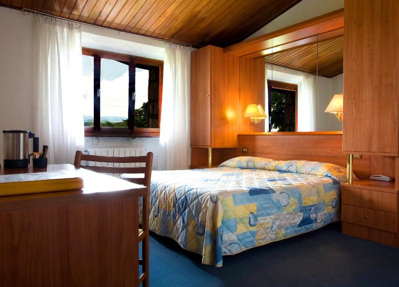 Single Room image 4