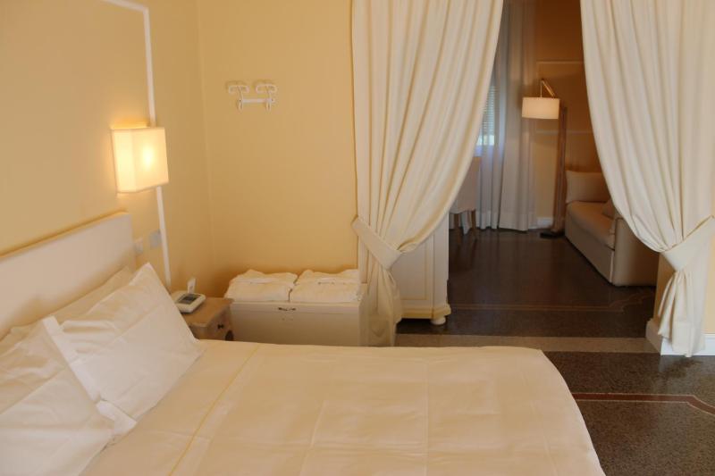 Junior Suite with Sea View image 3