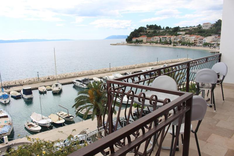 Apartments by the sea Podgora Makarska - 21378 - image 20