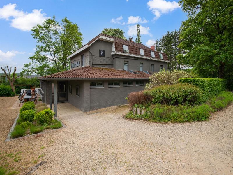 Spacious Villa Near Barvaux - image 18