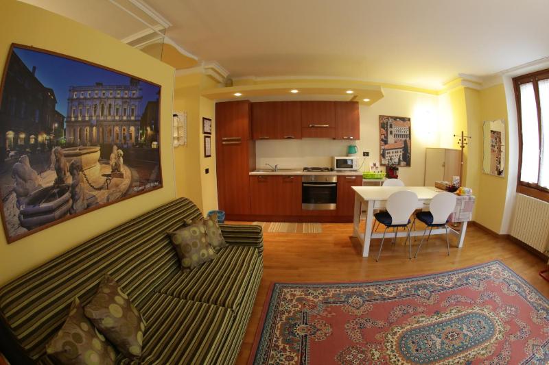 Central House Bergamo - image 9