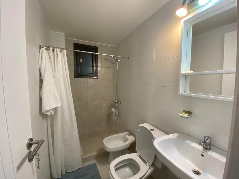 Excepcional apartamento con patio cochera y parrilla en el centro - image 15