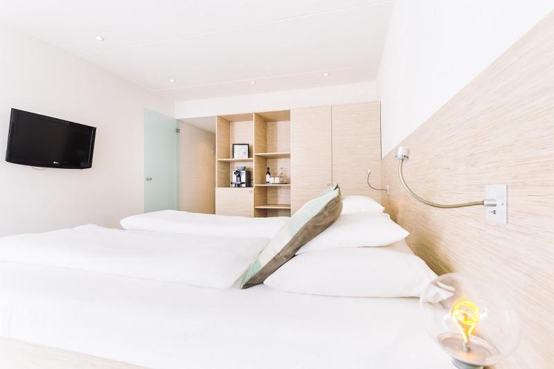 Deluxe Suite image 1