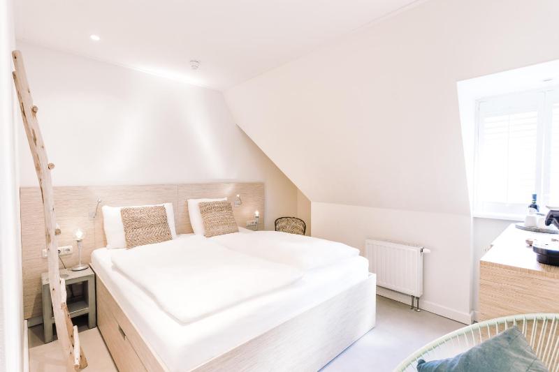 Mini Suite image 3
