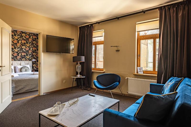 Family Room image 1