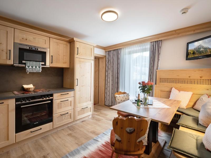 One-Bedroom Apartment with Balcony image 3