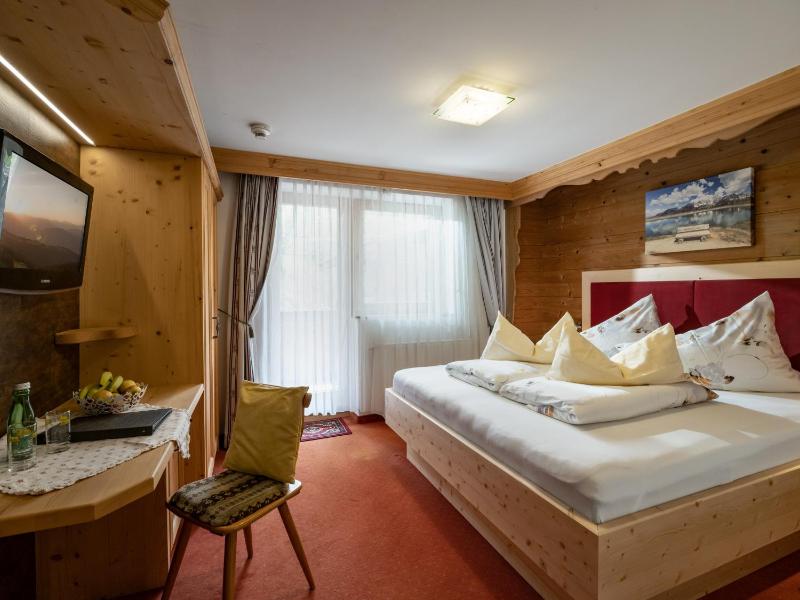 Two Connecting Double Rooms image 2