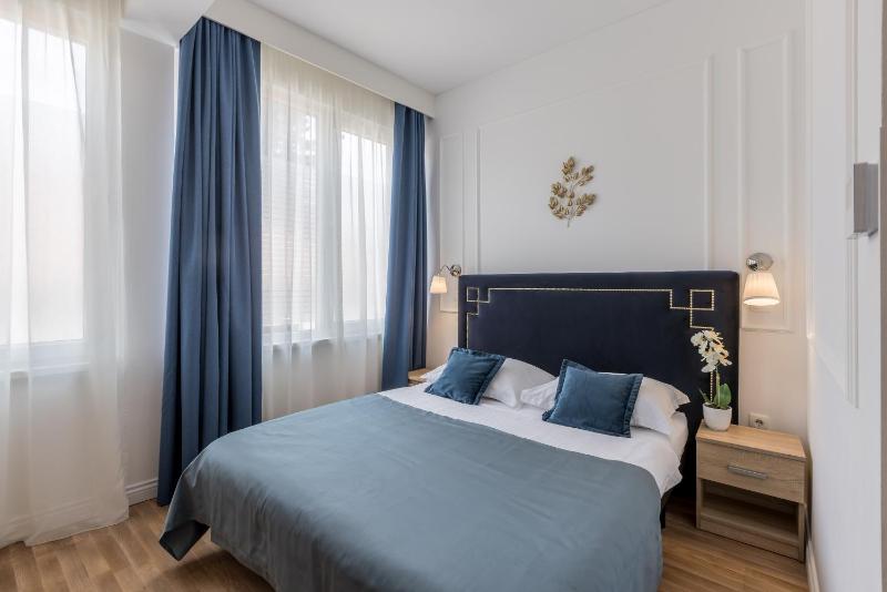 Double Room image 1