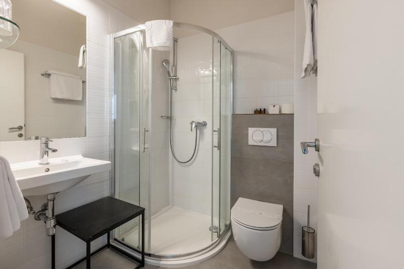 Triple Room image 2