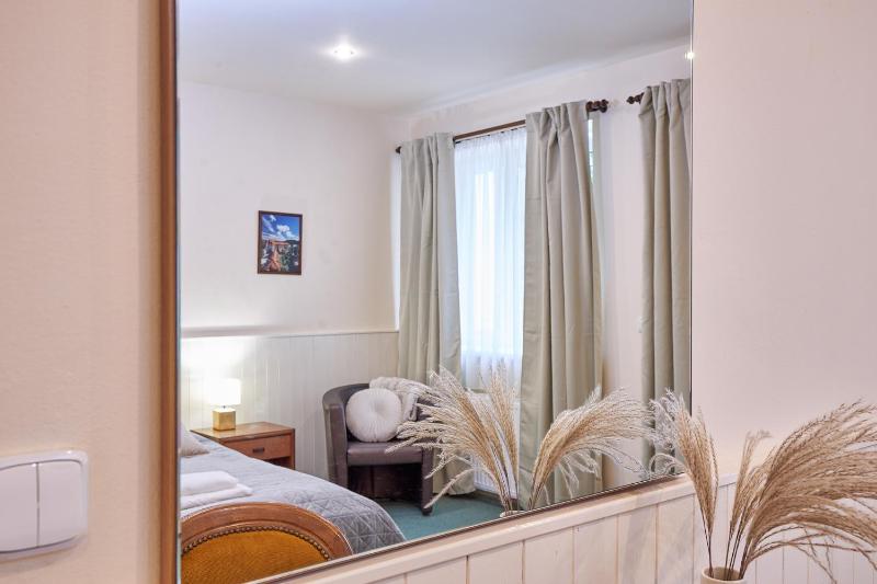 Triple Room with Balcony image 4