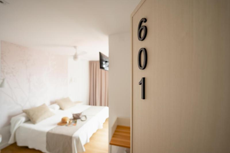 Superior Double or Twin Room with Terrace image 4
