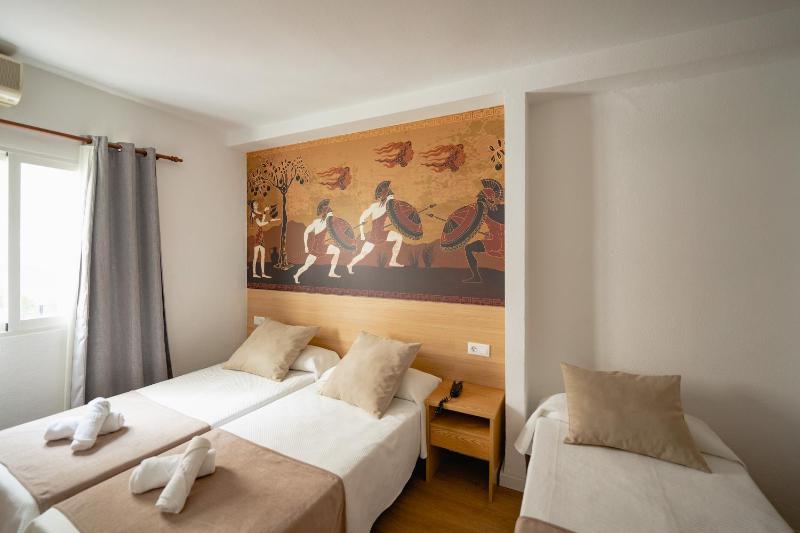 Triple Room (3 Adults) image 4