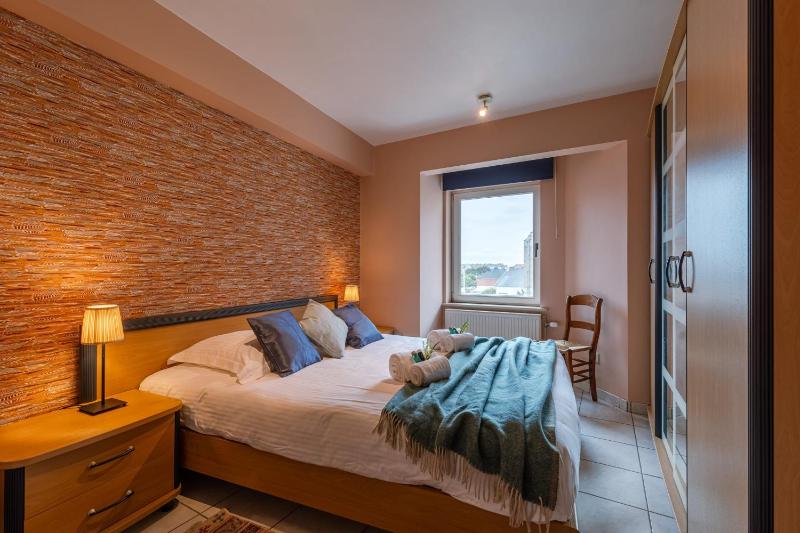 Cosy apartment with 2 terraces right at the beach Images