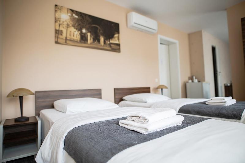 Triple Room image 1