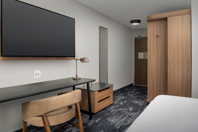 King Room image 3