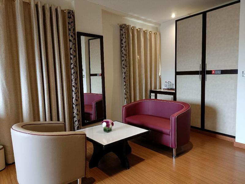 Executive Suite image 3