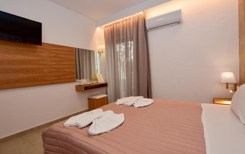 Economy Double Room image 1