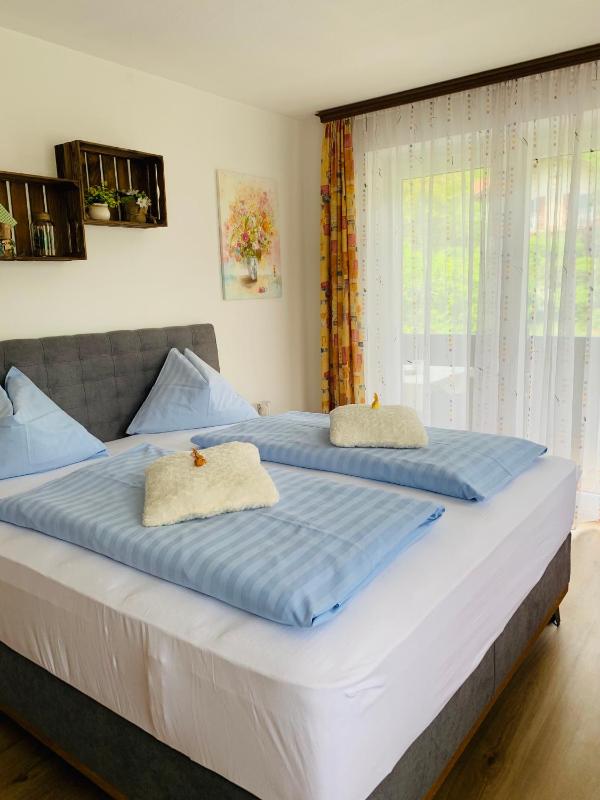 Small Double Room with Courtyard View image 4