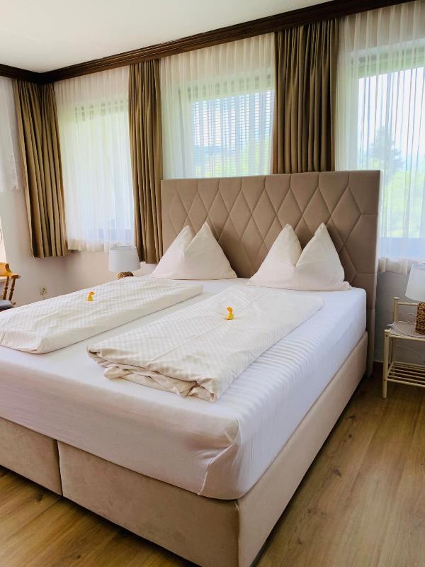 Two-Bedroom Apartment with Mountain View image 1