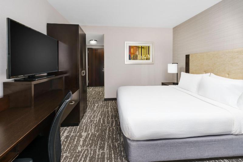 King Room image 3