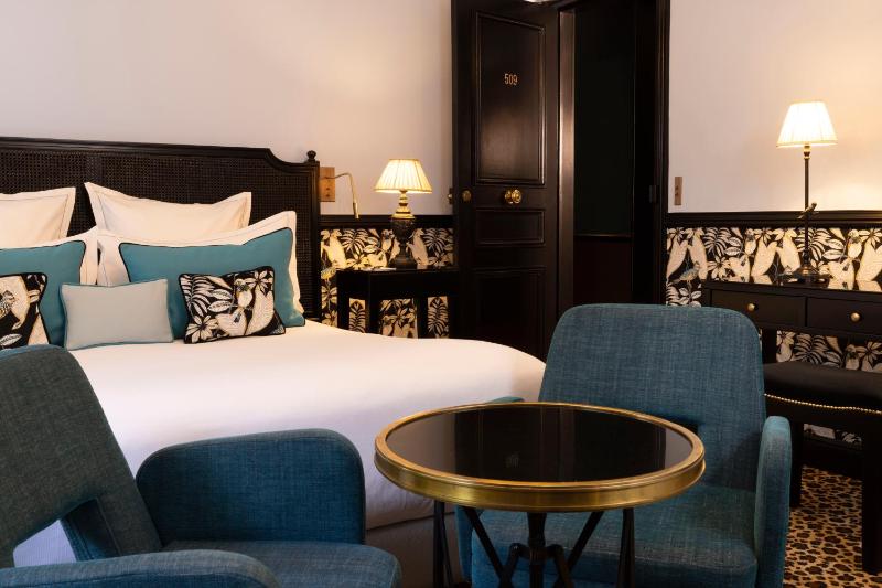 Executive Double or Twin Room image 3