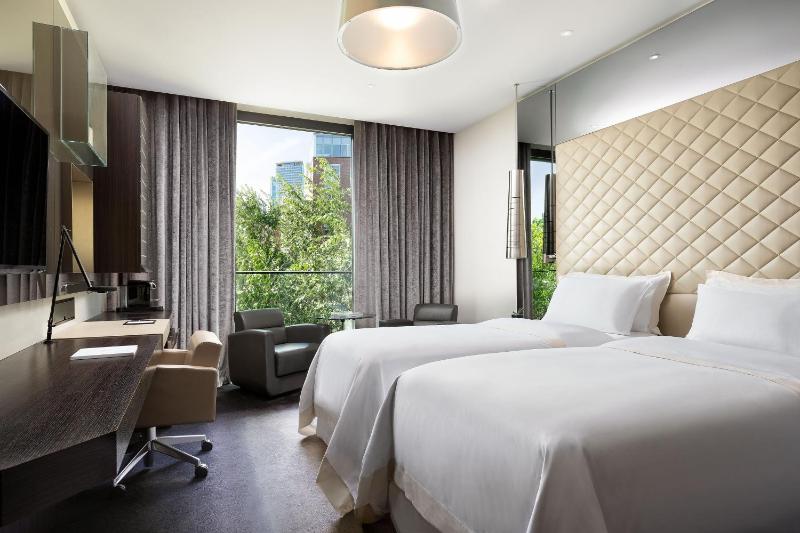 Prestige Room Twin image 1