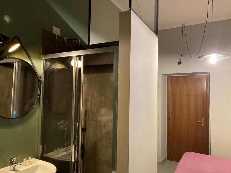 Double Room with Shared Bathroom image 4