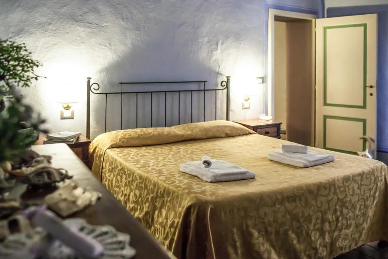 One-Bedroom Apartment (4 Adults) image 3
