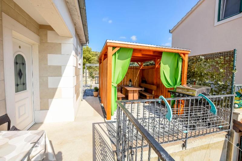 Apartments Villa J i M by the sea - image 35
