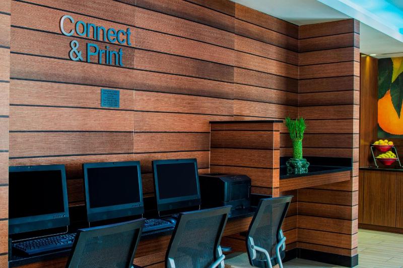Fairfield Inn & Suites by Marriott New York Manhattan/Downtown East - image 3