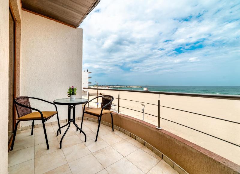 Deluxe Double Room with Sea View image 1