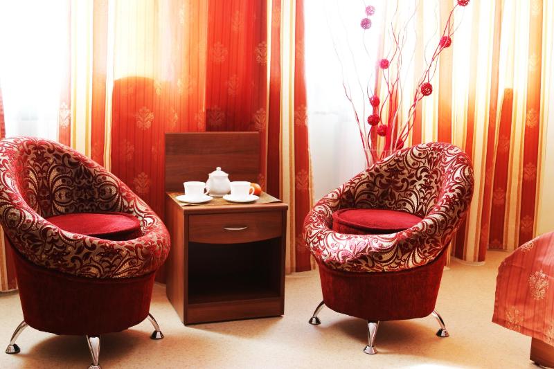 Standard Twin Room image 3