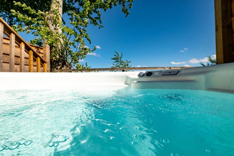 The Hideaway Lodge image 2