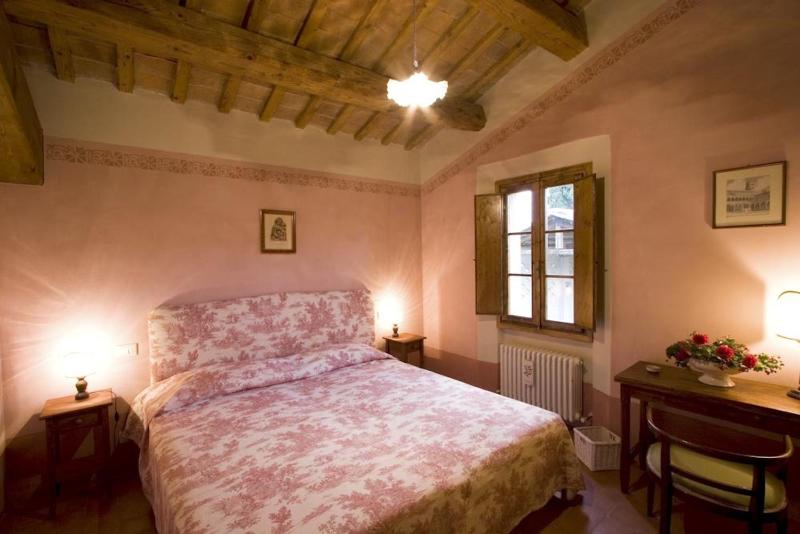 Seven-Bedroom Villa image 1